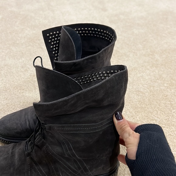 STUART WEITZMAN foldover boots. Size 6 1/2 - Picture 15 of 16